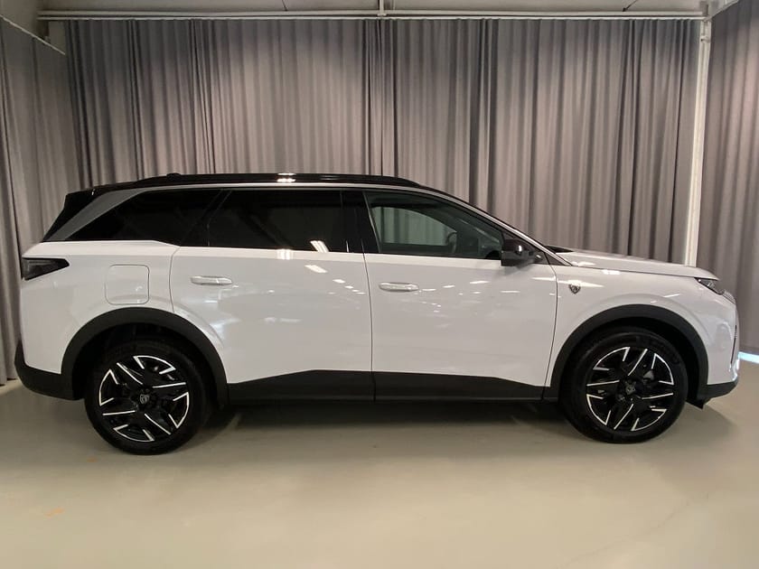 Bild 4 av Peugeot 5008 Hybrid 145 1.2 145hk GT 7-sits Navi Backkamera
