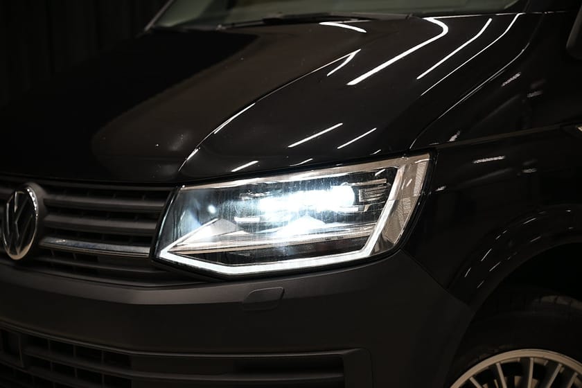 Bild 3 av Volkswagen Transporter DSG 150HK Dubbeldörr|Inredd|LED|Drag|Värmare|NyKamrem