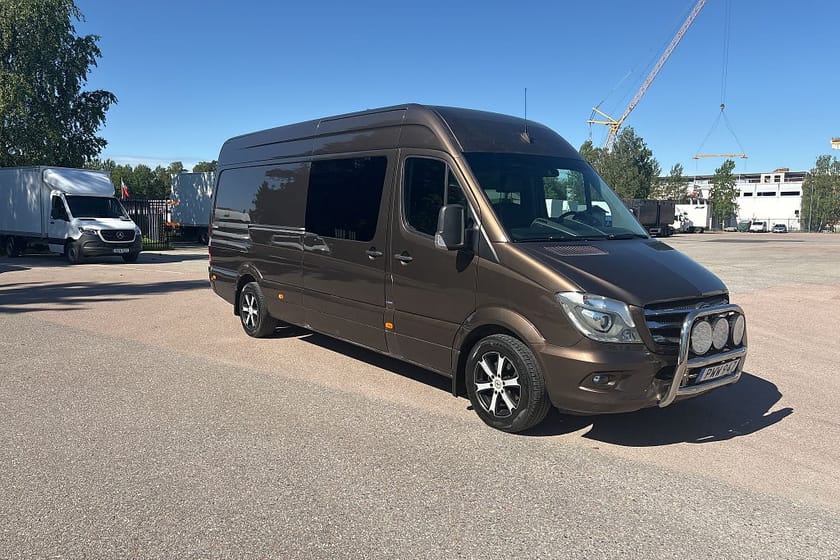 Bild 2 av Mercedes-Benz Sprinter 319 BlueTEC Skåpbil 3.0 V6 7G-Tronic /5 Sits Crossbuss