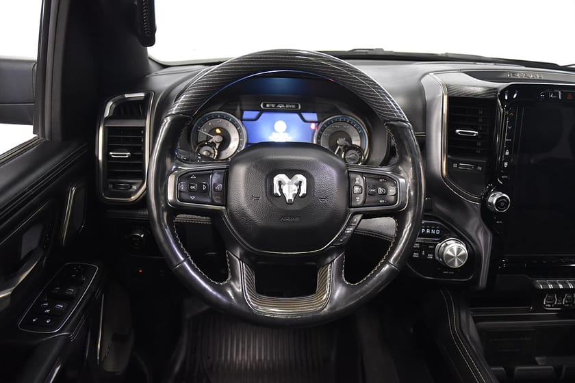 Bild 2 av RAM 1500 Crew Cab V8 HEMI Limited Kåpa Luft H/K Pano Drag Moms 395hk