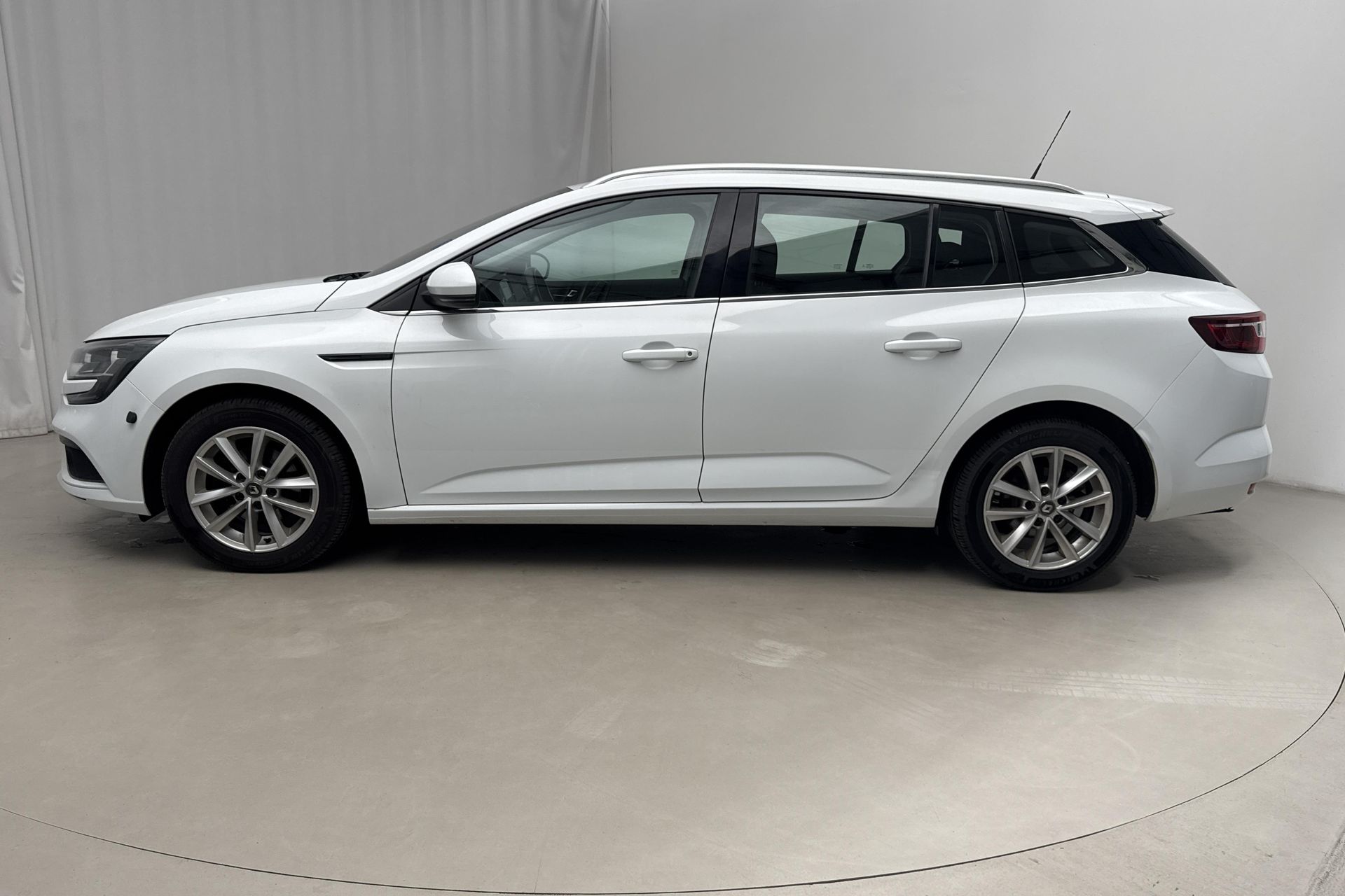 Renault Megane Sport Tourer 1.5 dCi 2018, kuva 2/10