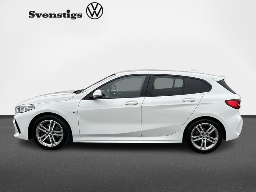 Bild 2 av BMW 118i I STEPTRONIC 136 HK M-Sport