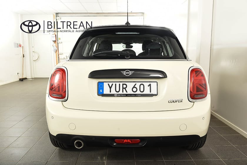 Bild 4 av MINI Cooper 5-dörrars Pepper Connected Media Vinterhjul