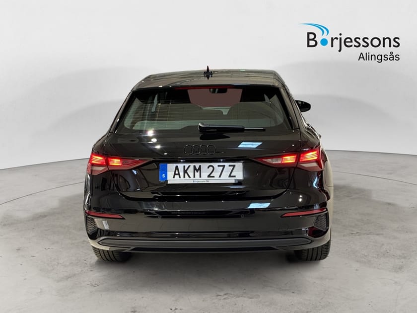 Bild 5 av Audi A3 Sportback 35 TFSI S Tronic Svarta ringar/17 tum fälgar