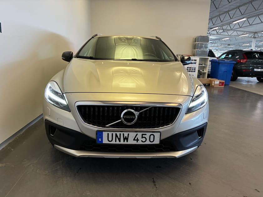 Bild 2 av Volvo V40 Cross Country D2 Business Advanced / P-sensorer bak /