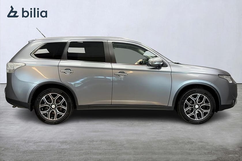 Bild 3 av Mitsubishi Outlander 2.2 Di-D 4WD/Business/360° Kamera/Drag