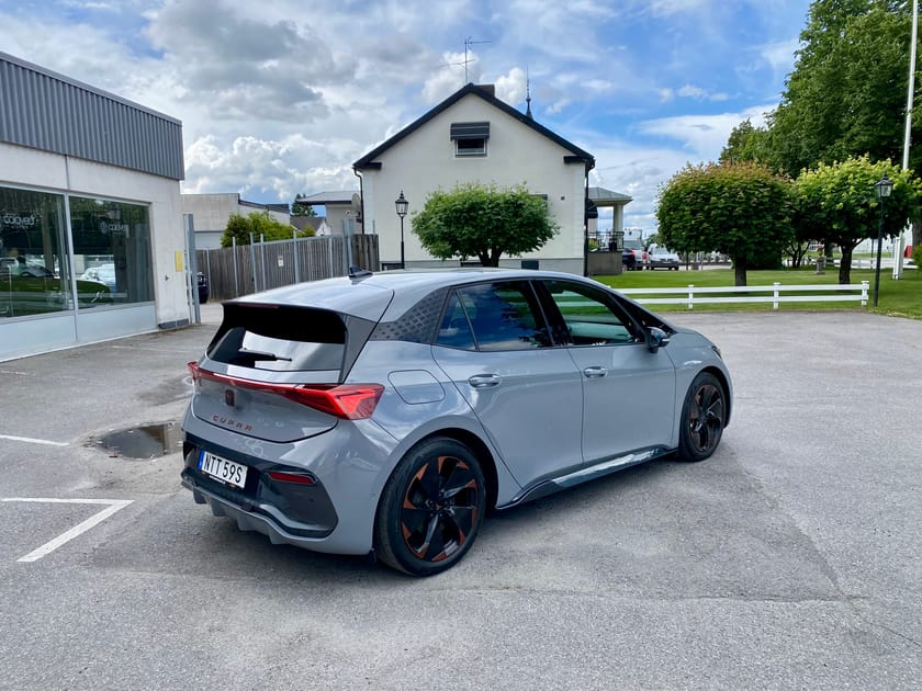 Bild 3 av CUPRA Born e-boost 77 77kWh NAVI BEATS BACKKAMERA 19TUM