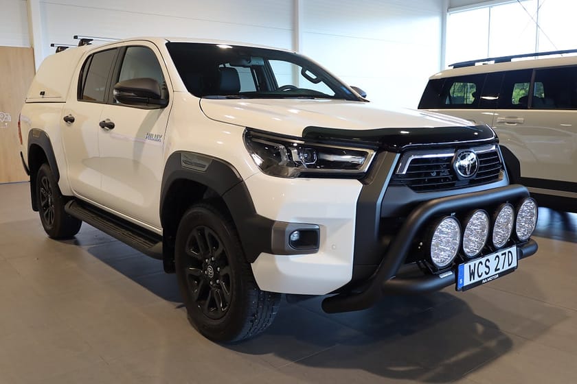 Bild 2 av Toyota Hilux Dubbelhytt 2,8 MHEV 204hk Invincible 4WD Flak/Kåpa Moms