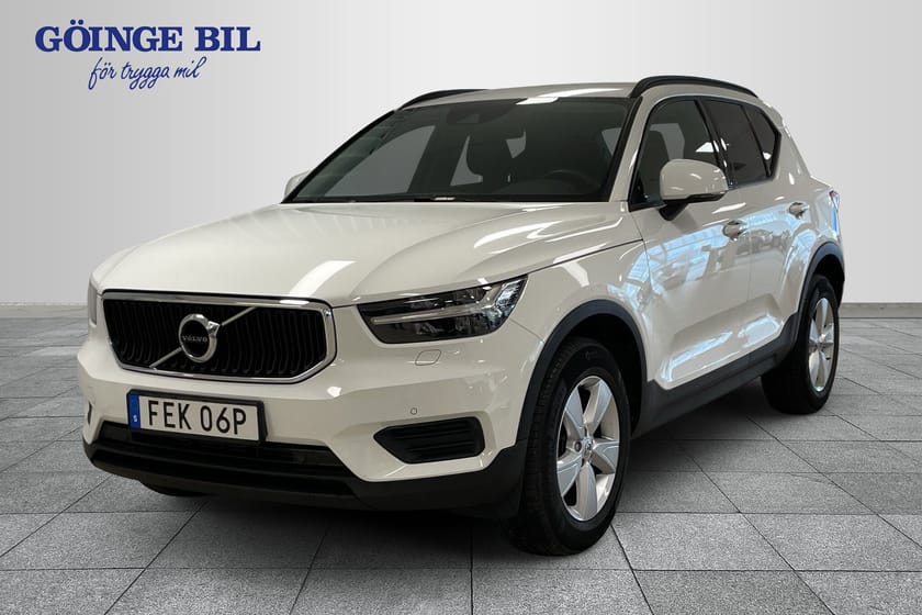 Bild 1 av Volvo XC40 T2 FWD Momentum Core/ infällbart Drag/ Backkamera/ Adaptiv farthållare