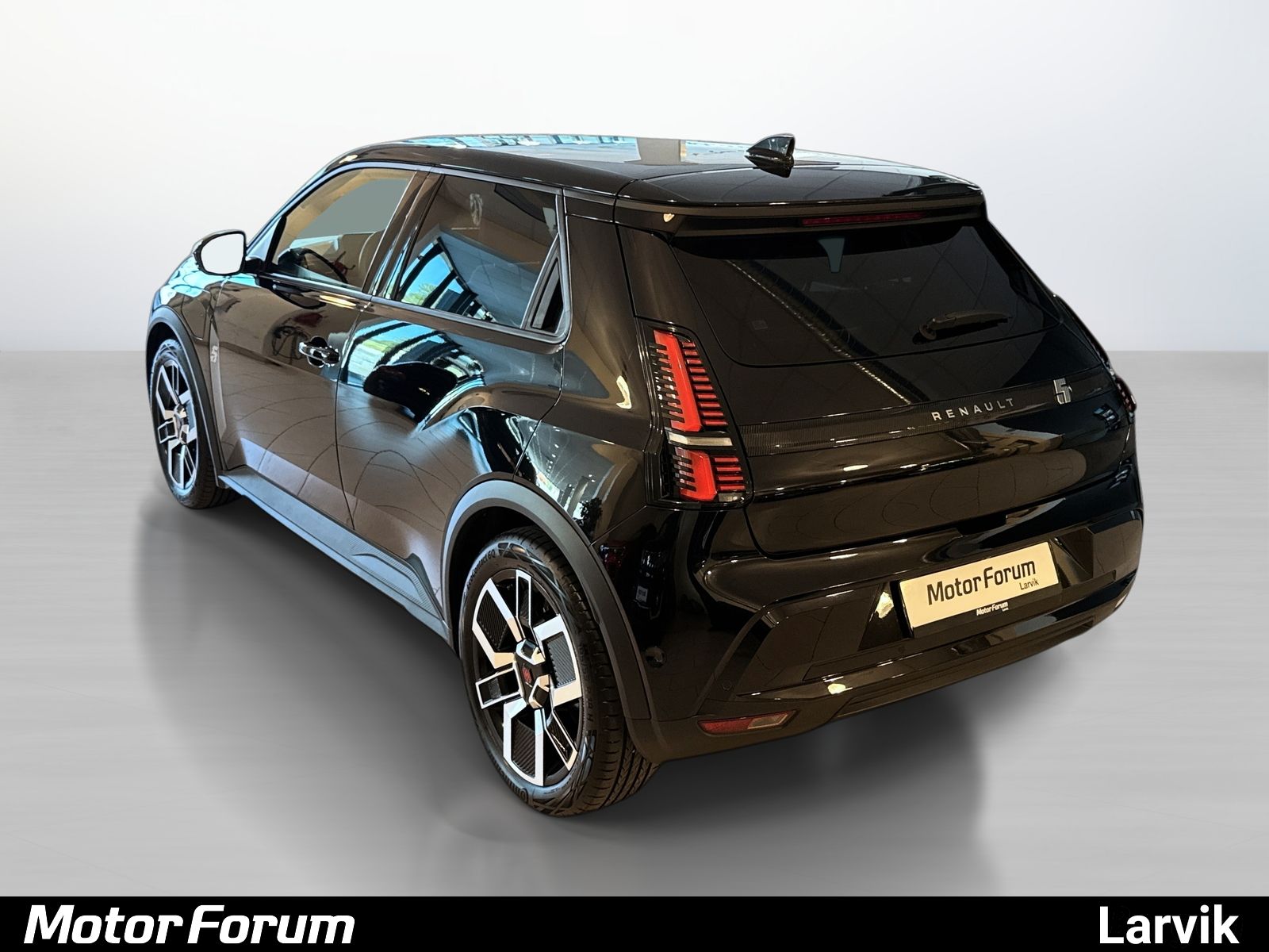 Renault 5 E-Tech 40 kWh, 122hp, 2025