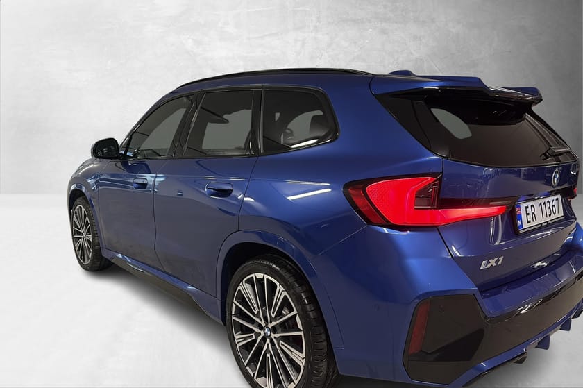 Bilde 3 av BMW iX1 xDrive30 Fully Charged | M-Sport Pro | Krok | Soltak
