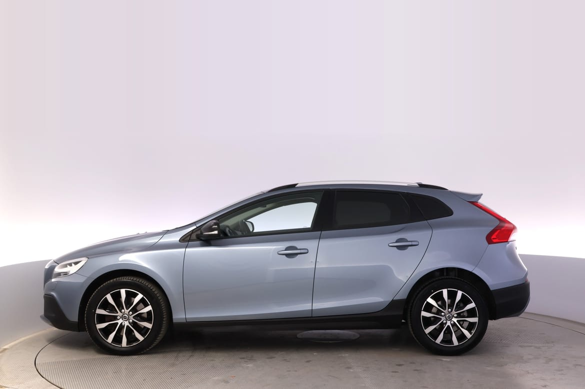 Volvo V40 2018 - miniatyr 2