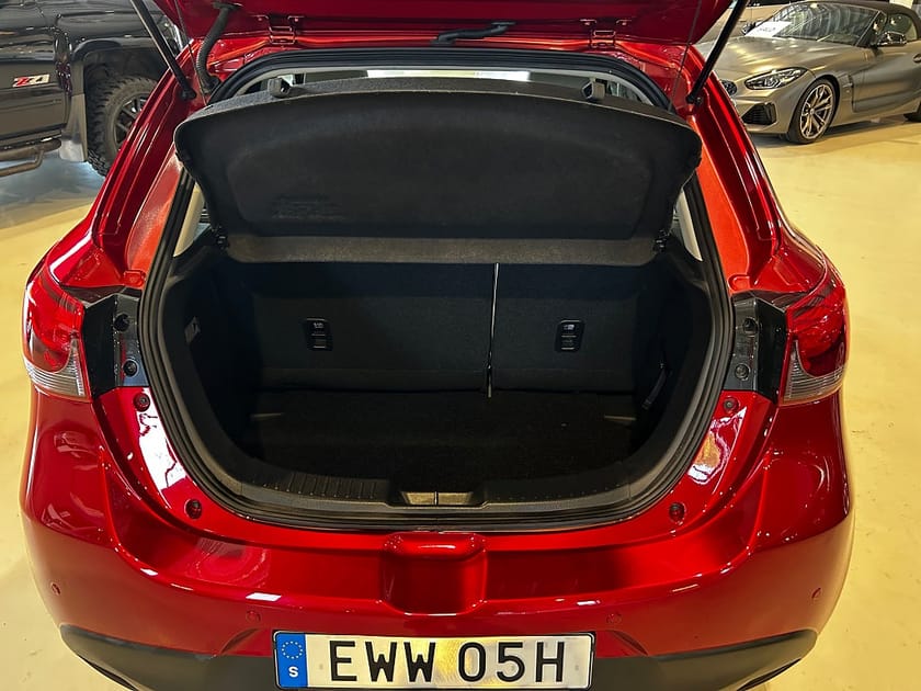 Bild 5 av Mazda 2 5-dörrar 1.5 SKYACTIV-G Optimum / HUD / En brukare