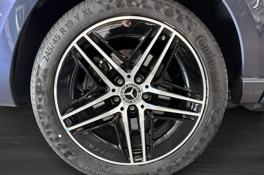 Bild 5 av Mercedes-Benz V 300d 4MATIC 3.2t