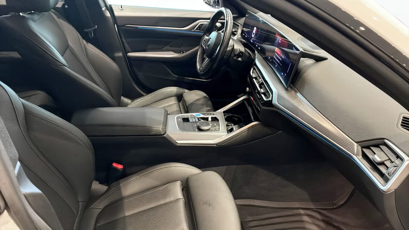 Bild 3 av BMW i4 M50 xDrive Gran Coupé M Sport PRO, Rattvärme, Drag, Farthållare