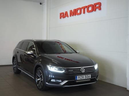 Volkswagen Passat Alltrack TDI 190hk 4M Executive | D-värm | Drag | Cockpit |