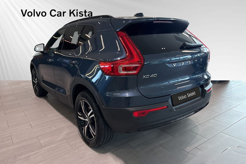 Bild 4 av Volvo XC40 B3 FWD Bensin Plus Dark 360Kamera