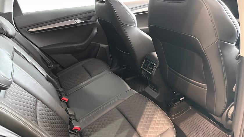 Bild 5 av Škoda Karoq 2.0 TDI 150hk 4x4 Style Kamera Värmare Adaptiv