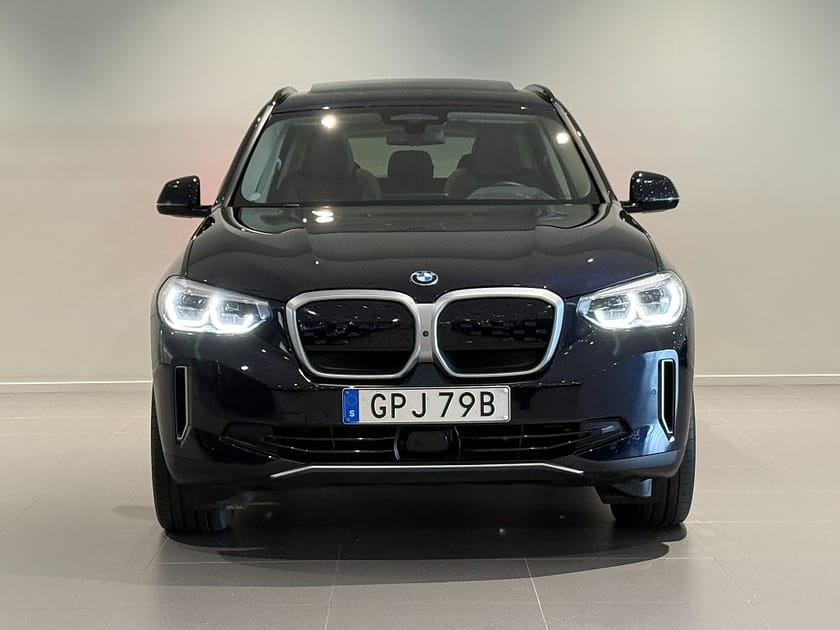 Bild 2 av BMW iX3 Charged Plus M Sport Panorama HUD H/K Drag Adpt Farth