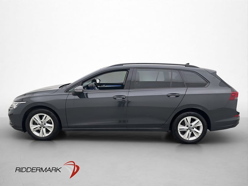 Bild 5 av Volkswagen Golf Sportscombi SC eTSI 131hk Ambient Kamera Navi Drag