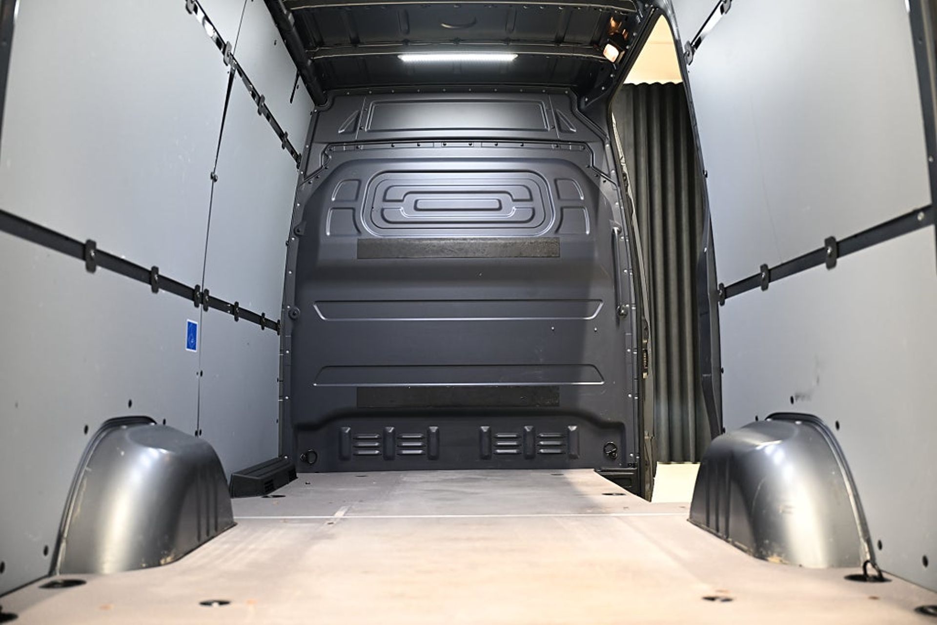 Mercedes-Benz Sprinter 2023, photo 6/10