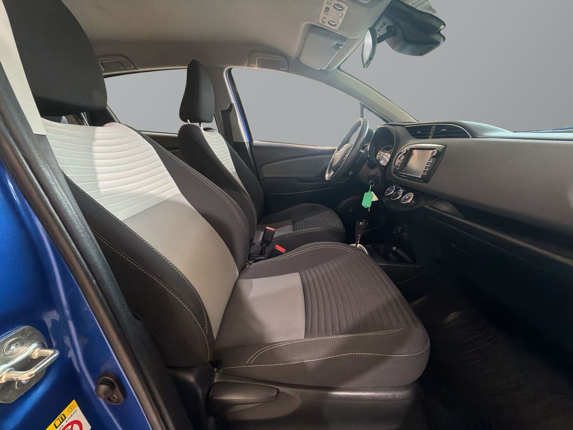 Toyota Yaris Active 2017, bild 7/10