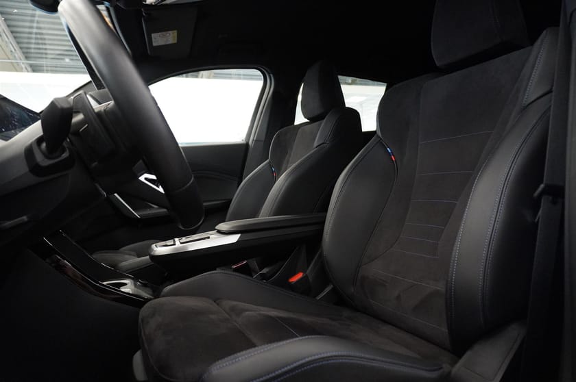 Bild 4 av BMW iX2 xDrive30 M-Sport Adaptiv F Backkamera Rattvärme Drag