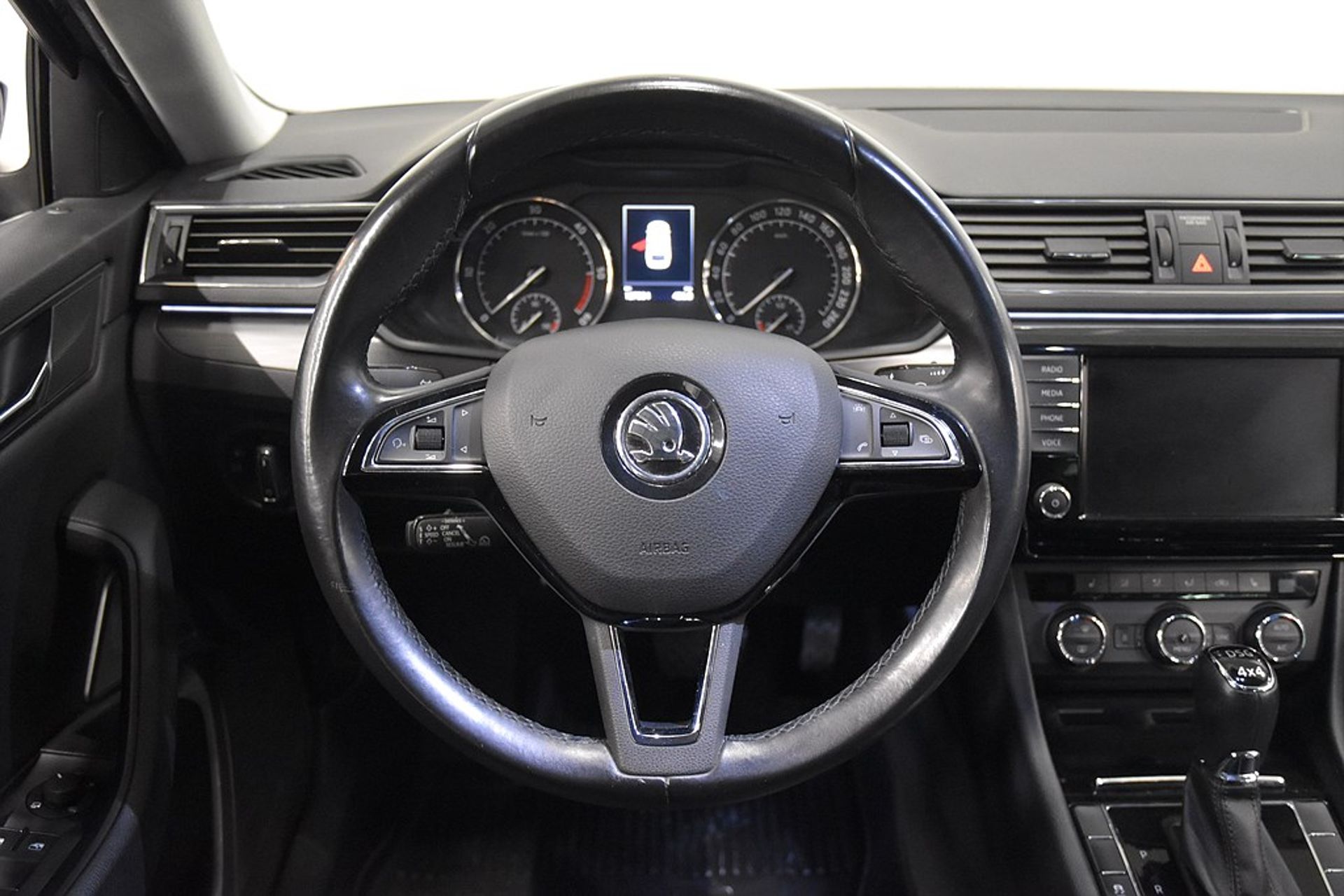 Skoda Superb 2017, kuva 2/10