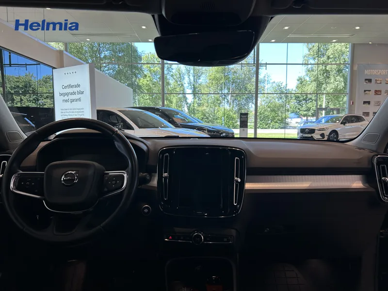 Bild 5 av 13 – Volvo XC40 D4 AWD Momentum Advanced Edition