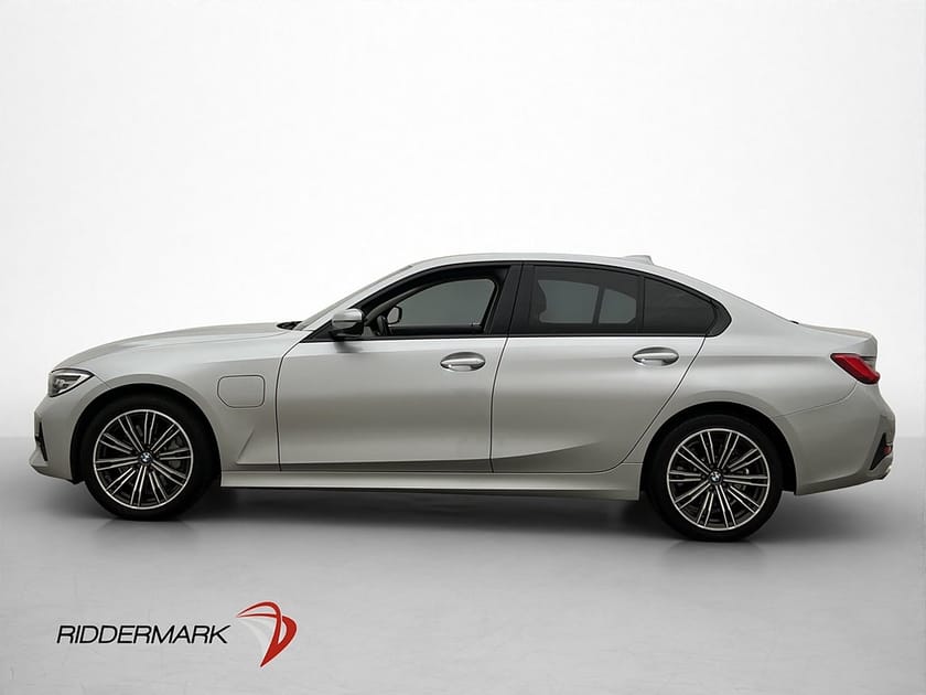 Bild 4 av BMW 330e Sedan 292hk Sport-line Dragkrok Läder Navi Carplay