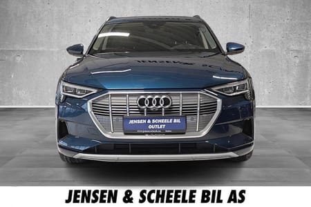 Audi e-tron 55 quattro – Advanced. Hengerfeste, 360 Kamera, Luft.