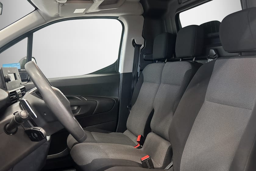 Bild 5 av Peugeot Partner L1 1.2 PURETECH 130HK | AUTOMAT | NYKAMREM
