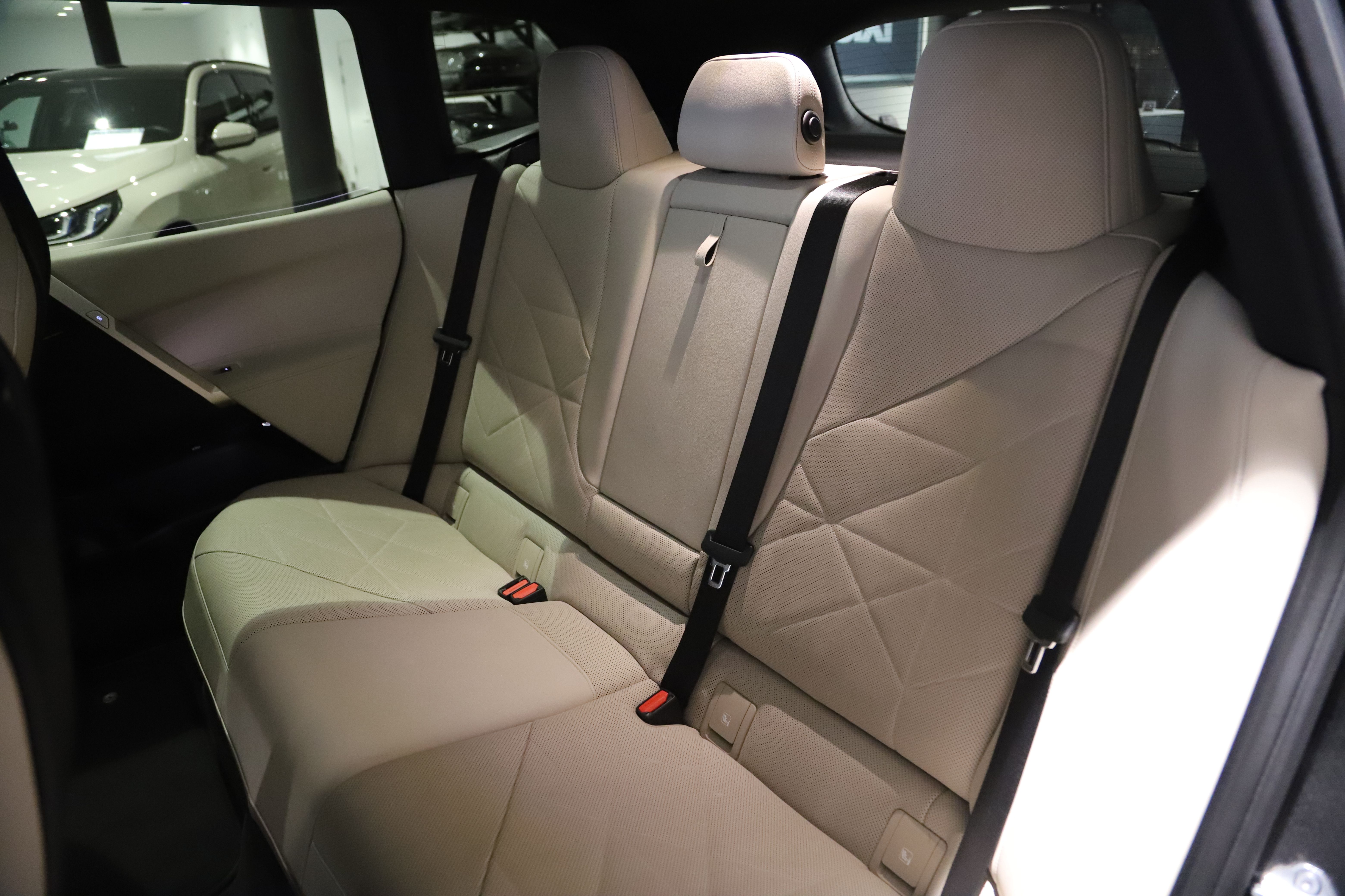 BMW iX xDrive40, 326ps, 2023