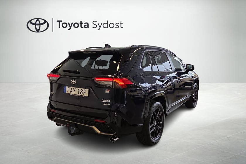 Bild 3 av Toyota RAV4 Plug-in Hybrid GR Sport 360 Kamera, HUD, Mocka Skin, P sensor fram och bak, Dödavnikelvarnare, Adaptiv farthållare mm