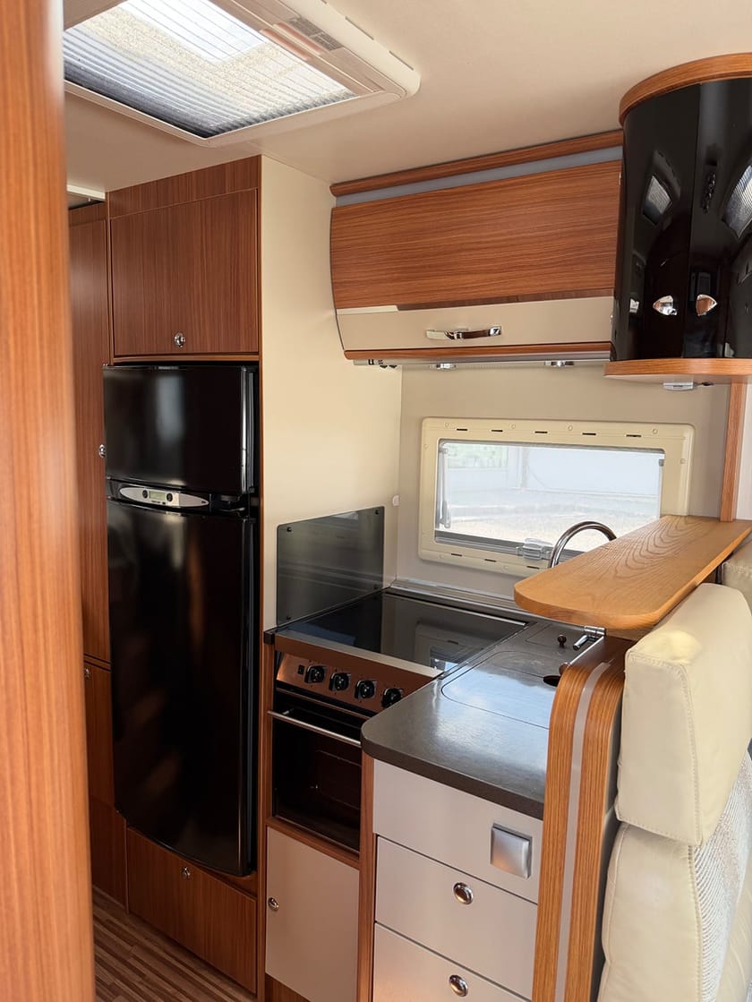 Bild 5 av Adria Mobil Sonic 700 I SL 180HK & Automatlåda