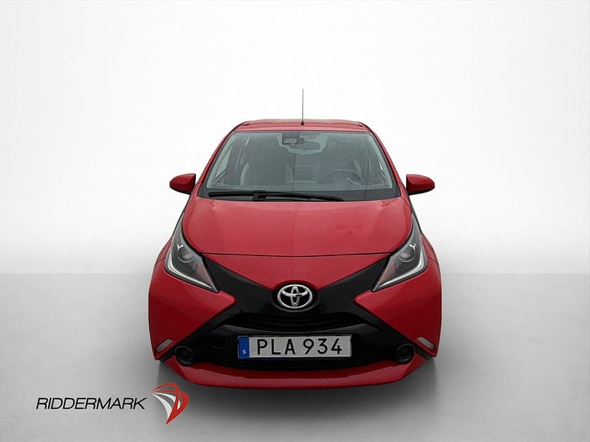 Bild 2 av Toyota Aygo X-PLAY 1.0 VVT-i 69hk Bluetooth 0.41 l/mil