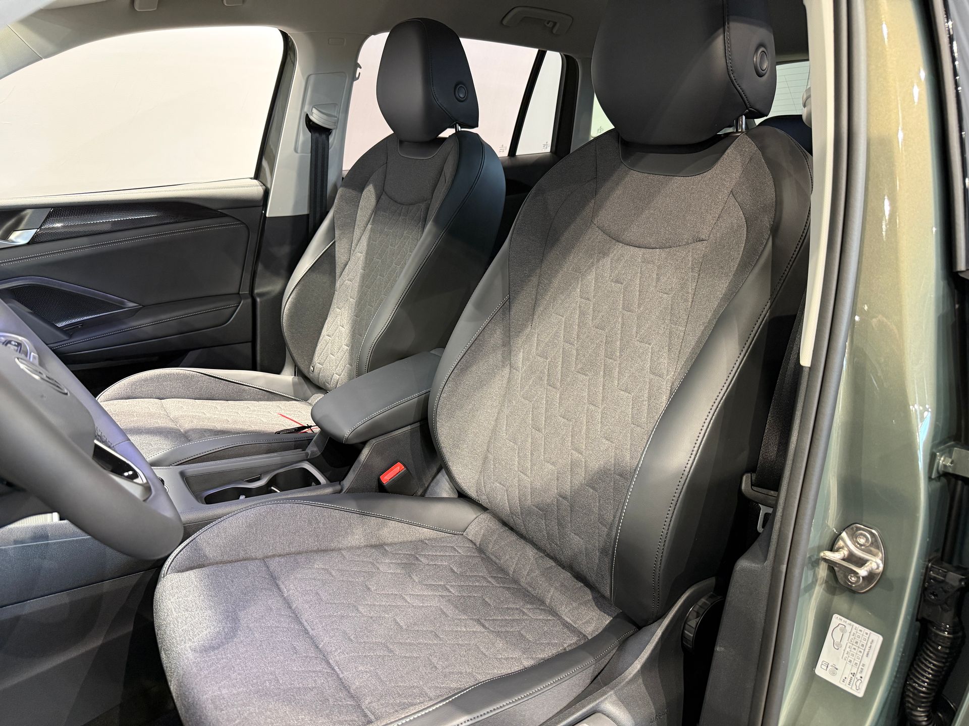 Volkswagen Tiguan 1,5 eTSI 2026, bild 7/10