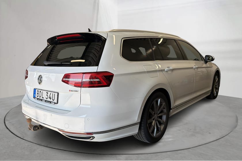 Bild 3 av Volkswagen Passat Sportscombi TDI 4MOTION 190hk GT R-Line ext
