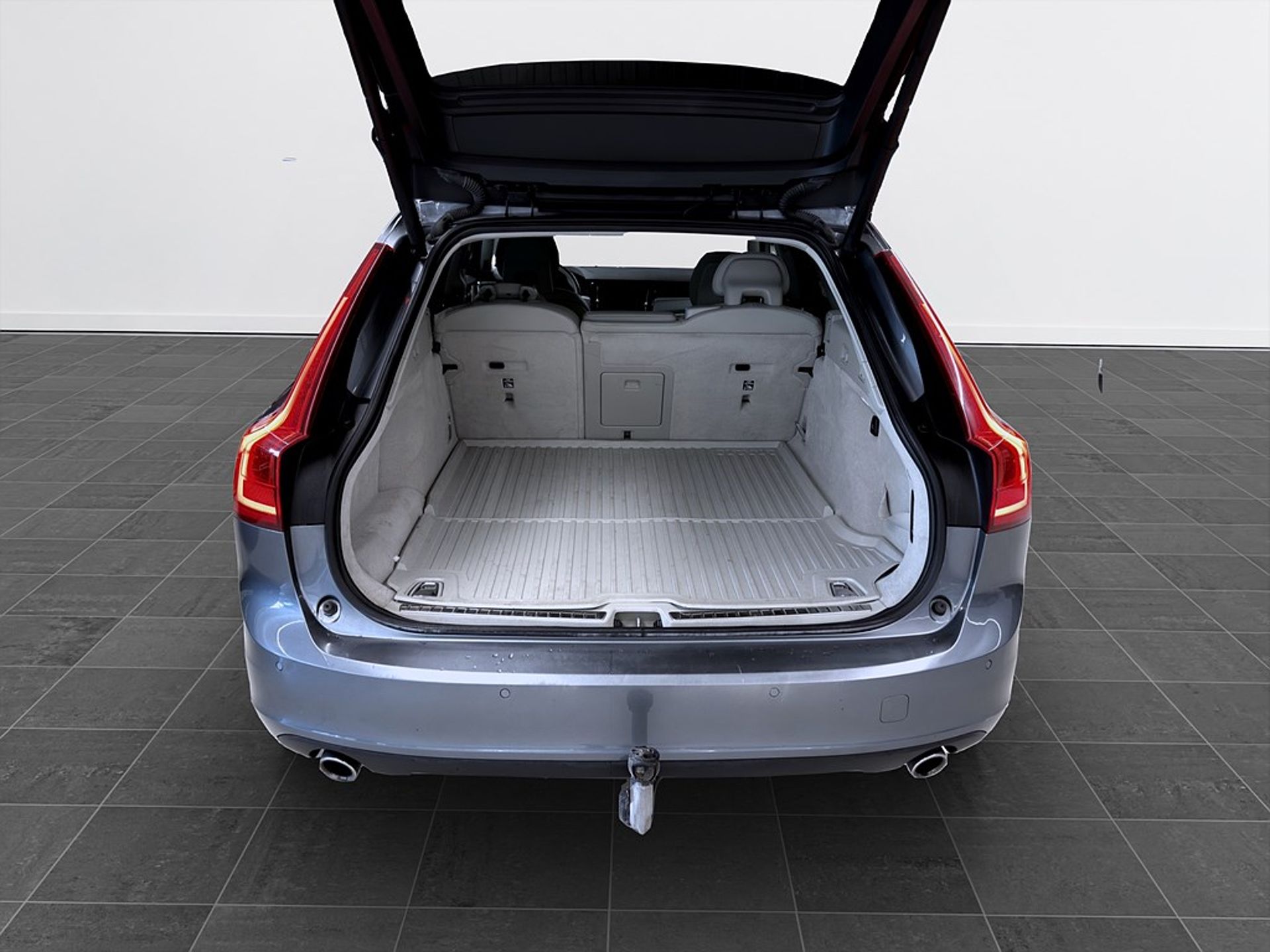 Volvo V90 D5 AWD 235hk Momentum Pano 2017, bild 7/20