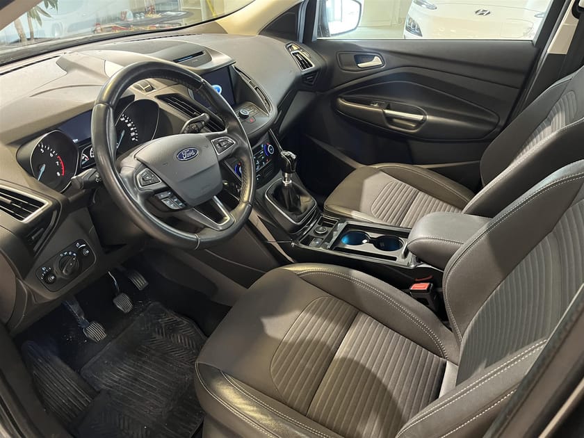 Bild 2 av Ford Kuga 1.5 EcoBoost Manuell, 150hk, Drag, Servad Kamrem Bytt