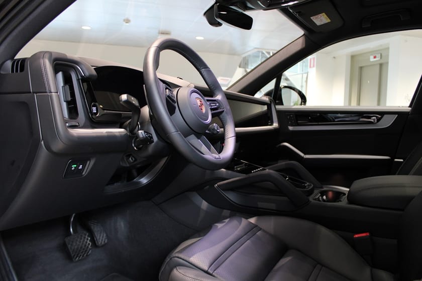 Bild 3 av Porsche Cayenne E-Hybrid Moms