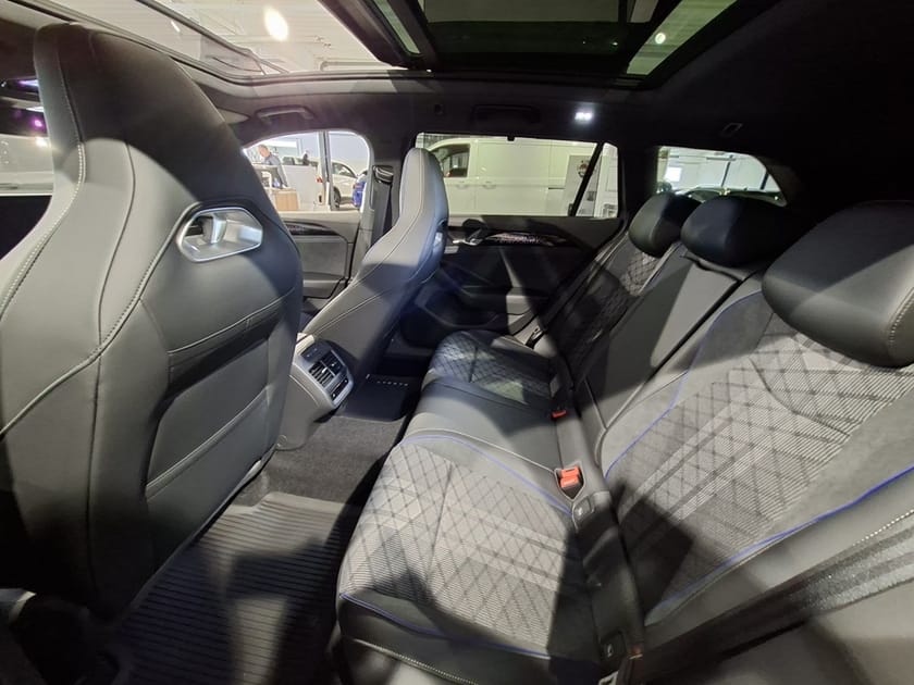 Bild 5 av Volkswagen Passat Variant eHybrid 272 DSG6 R-Line Drag/Värmare