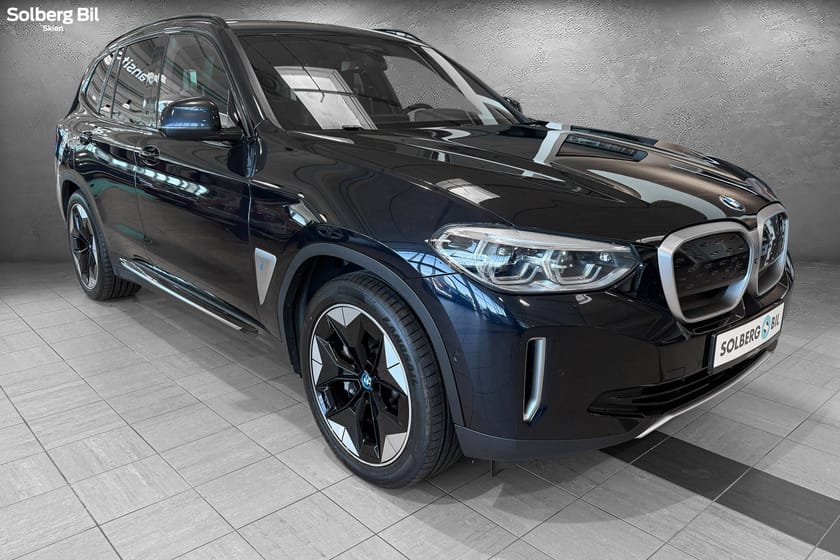 Bilde 3 av BMW iX3 Fully Charged HK/360°/Glasstak/El-bakluke