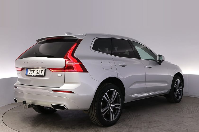 Bild 5 av Volvo XC60 T8 AWD Recharge Re Inscription Drag Pano B&W BLIS Kamera