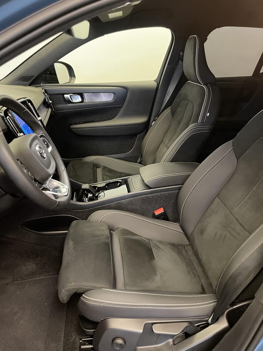 Bild 4 av Volvo XC40 Recharge Extended Range Core / Navigation / Backkamera /