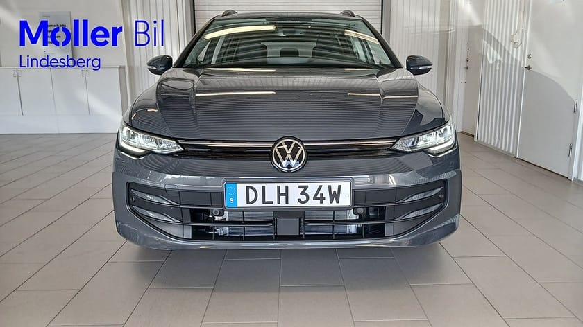 Bild 2 av Volkswagen Golf Sportscombi SC Life 1,5 eTSI 150 HK DSG7 DRAG P-VÄRMARE, B-KAMERA