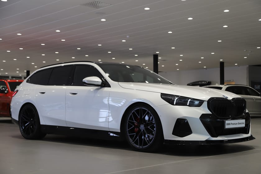 Bild 1 av BMW i5 eDrive40 Touring eDrive 40 // M sport // Panorama // B&W Ljud