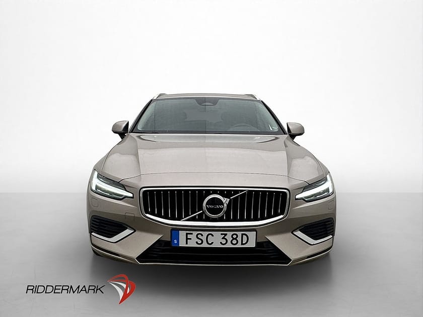 Bild 2 av Volvo V60 Recharge T6 AWD Core Kamera BLIS Navi CarPlay