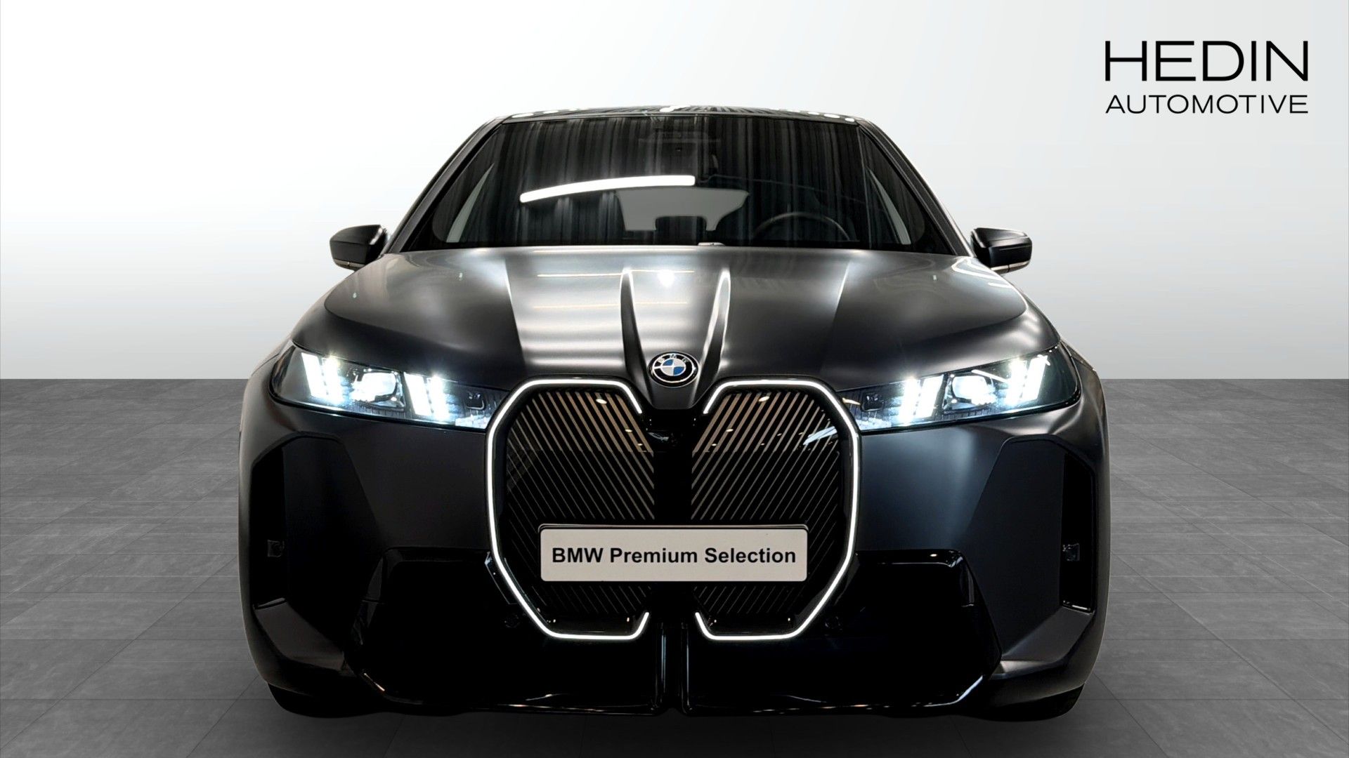 BMW iX xDrive60, 544ps, 2026