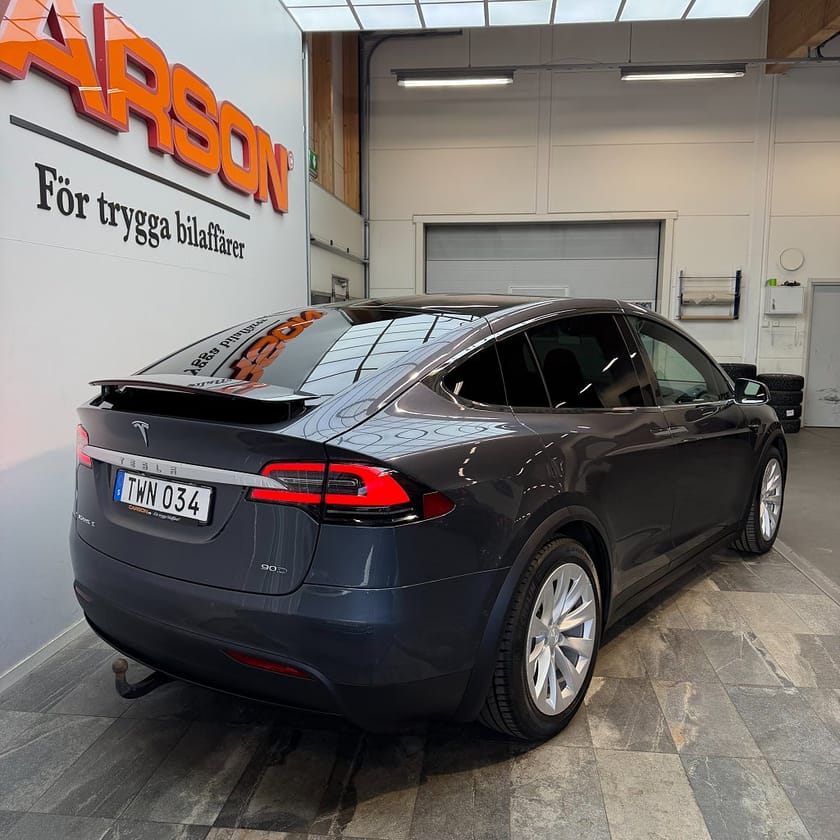 Bild 4 av Tesla Model X 90D AWD 423hk 6-sits Leasebar Pano Summon Luftfjädring